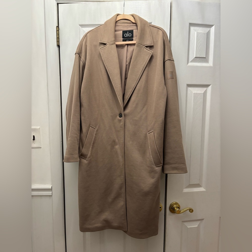 ALO Yoga Women's Camel Trench Coat